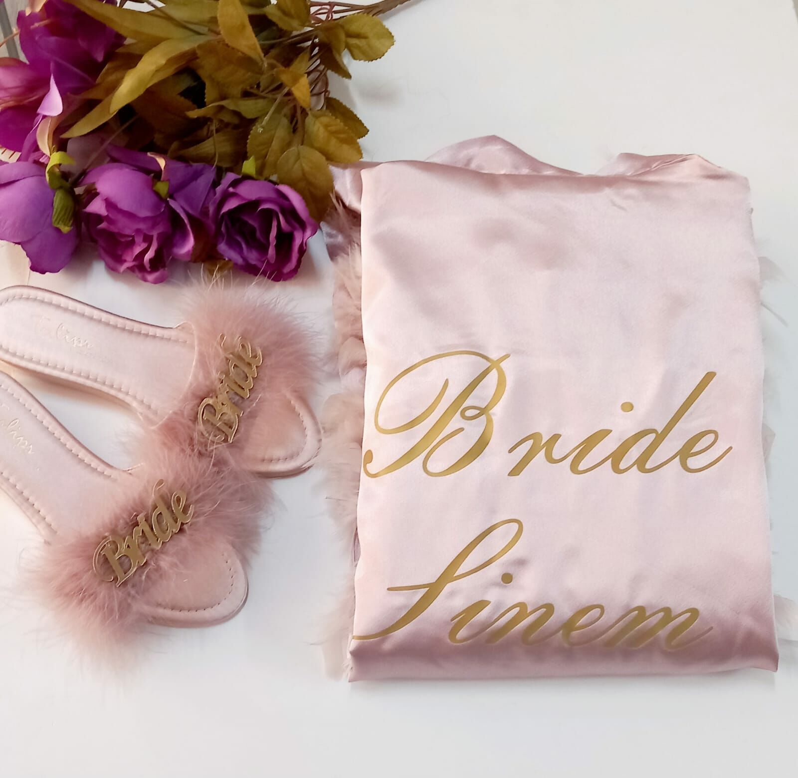 Kişiye Özel Bride Terlik ve Tüylü Sabahlık Set Pudra