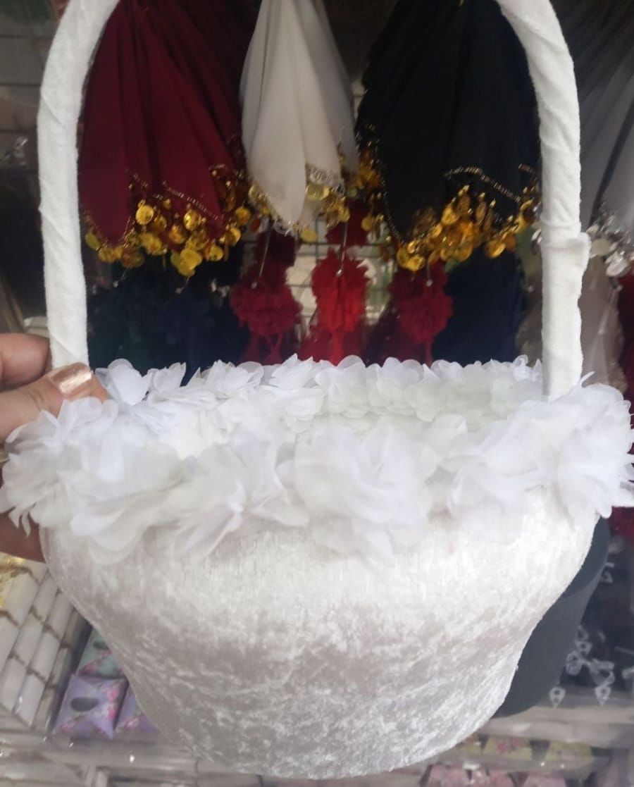Beyaz Havlu veya Şeker Sepeti