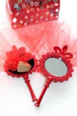 Kraliçe Ayna ve Kına Kırmızı