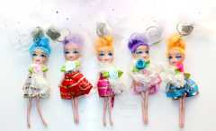 Kokoş Kızlar Anahtarlıkta Kına