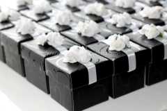 Kalpli Kına Kutusu-Çiçekli-Siyah