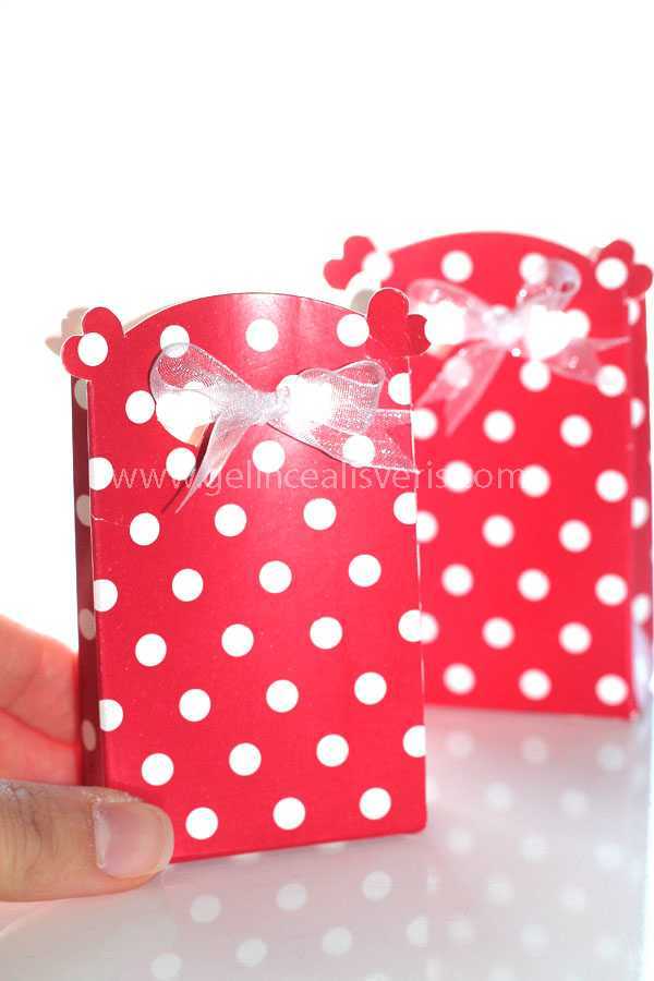 Kırmızı Puantiyeli Kutuda Kına