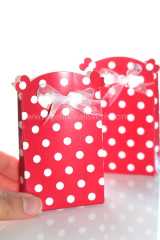 Kırmızı Puantiyeli Kutuda Kına