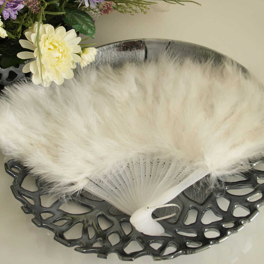 Beyaz Tüylü Yelpaze