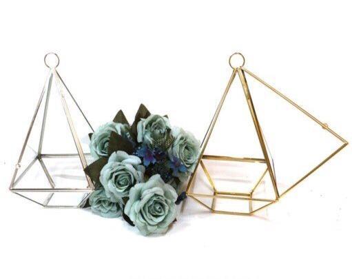 Üçgen Orta Boy Kapaklı Fanus