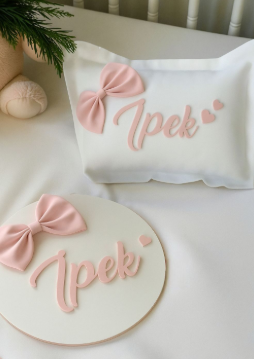 Fiyonk dekorlu Ahşap Kapı süsü - Yastık takım